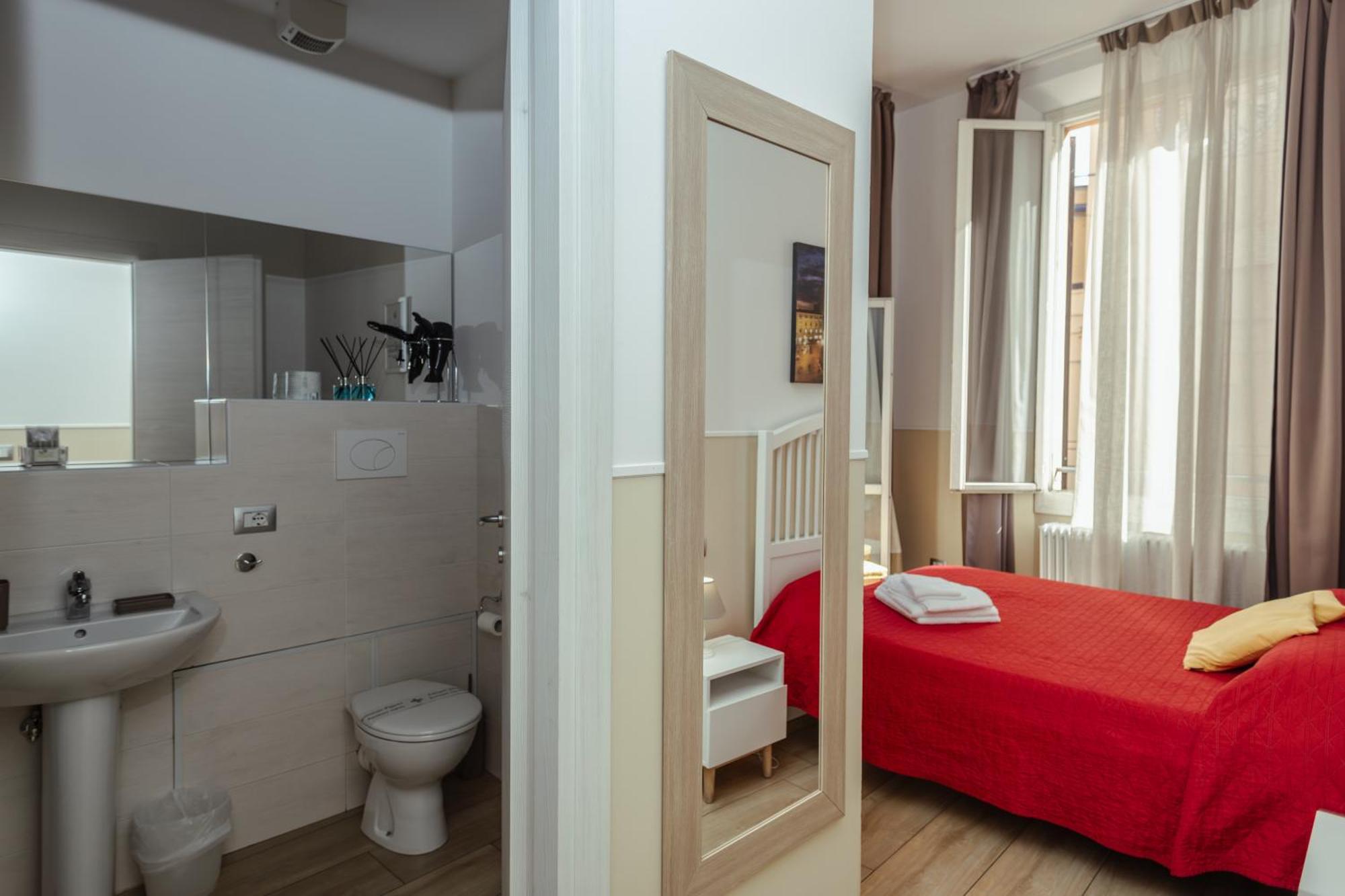 Il Tiro Rooms Болоня Екстериор снимка
